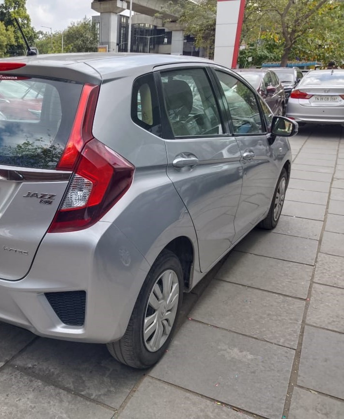 Honda Jazz(2015-2018) V Petrol